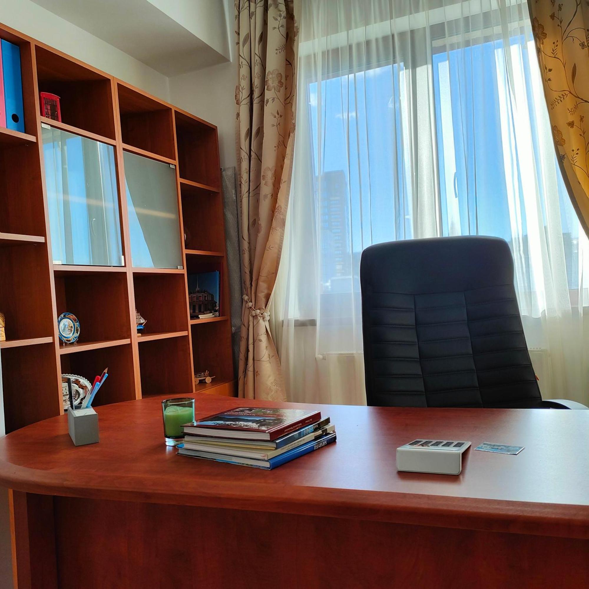 Central Apartament Jászvásár Kültér fotó
