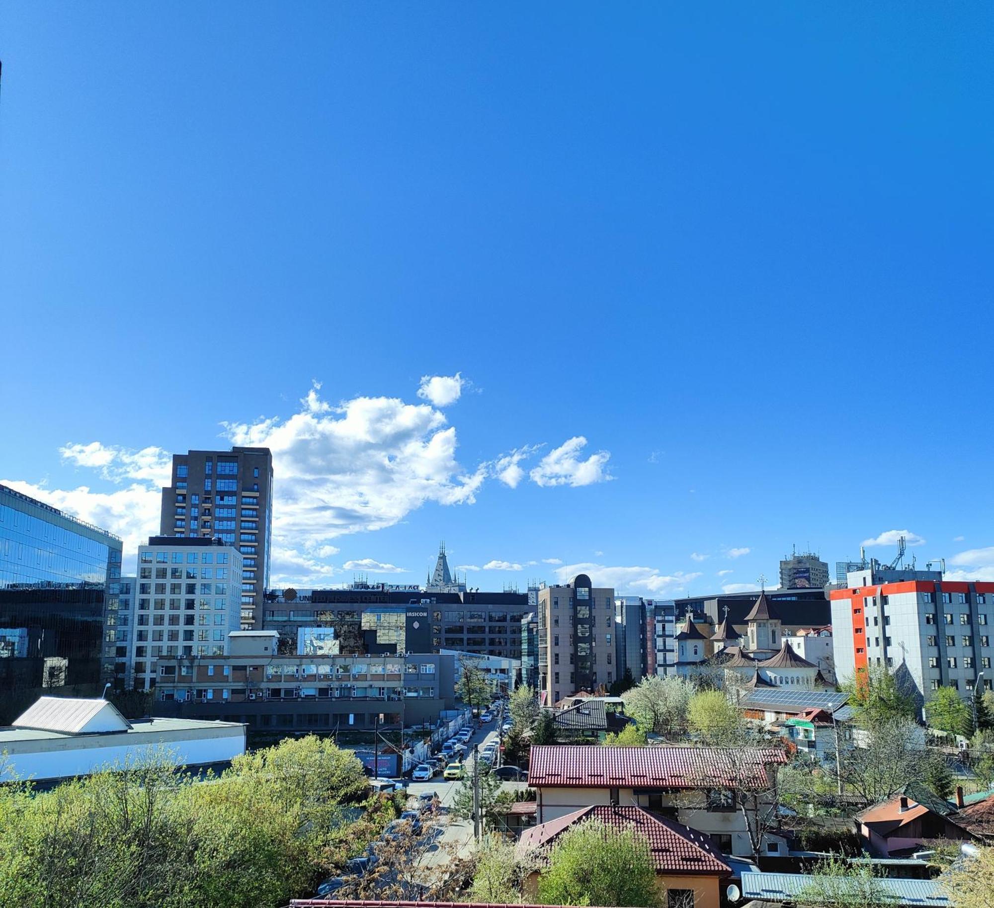 Central Apartament Jászvásár Kültér fotó