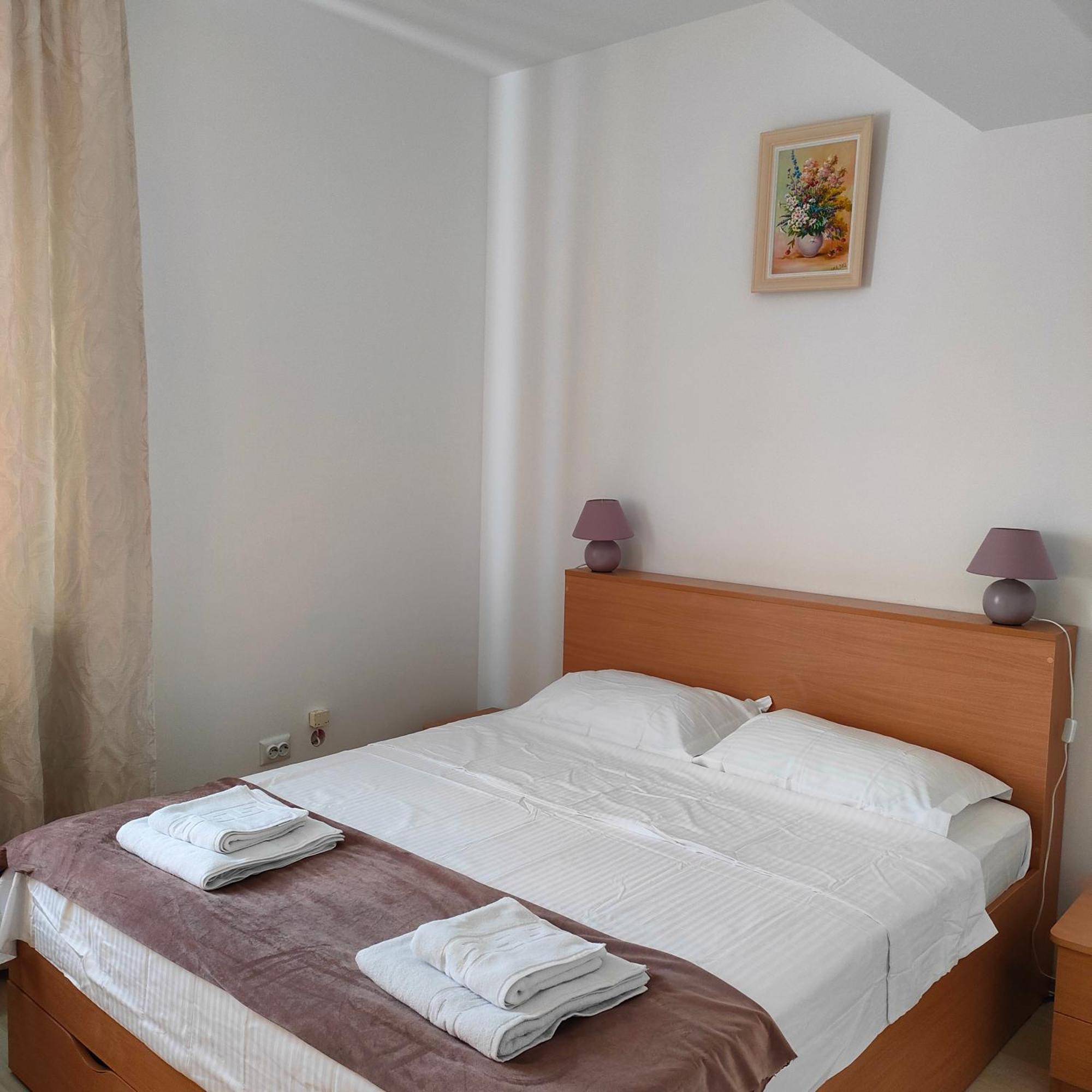 Central Apartament Jászvásár Kültér fotó